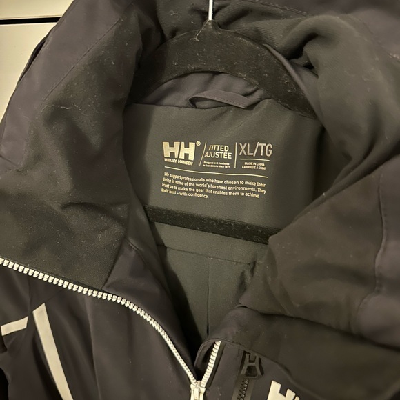 Helly Hansen ski jacket waterproof breathable - Picture 6 of 10